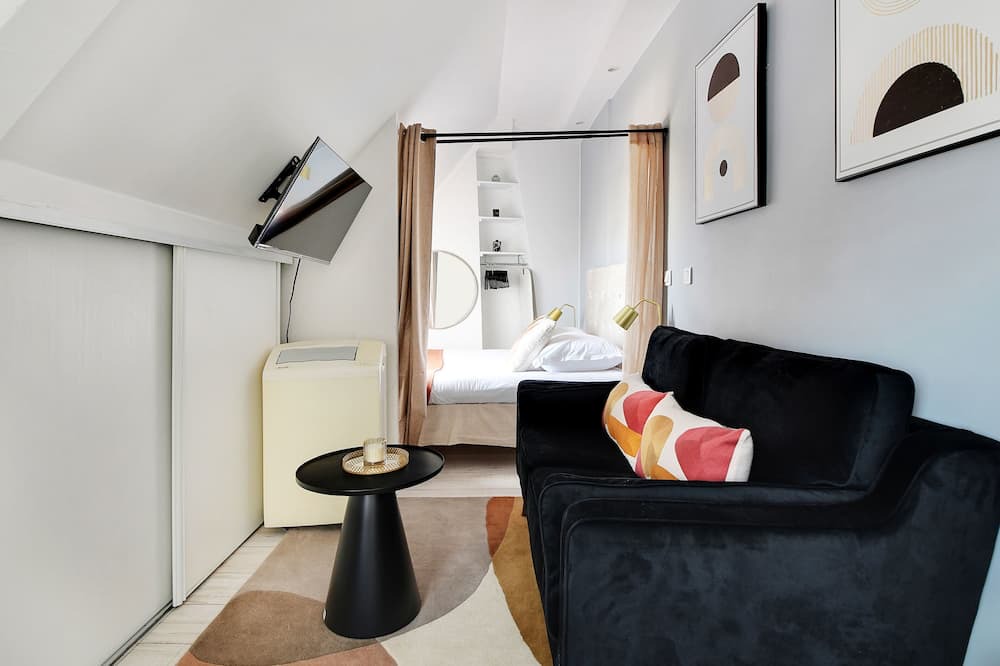 Photo of Livingroom in Champs-Elysees