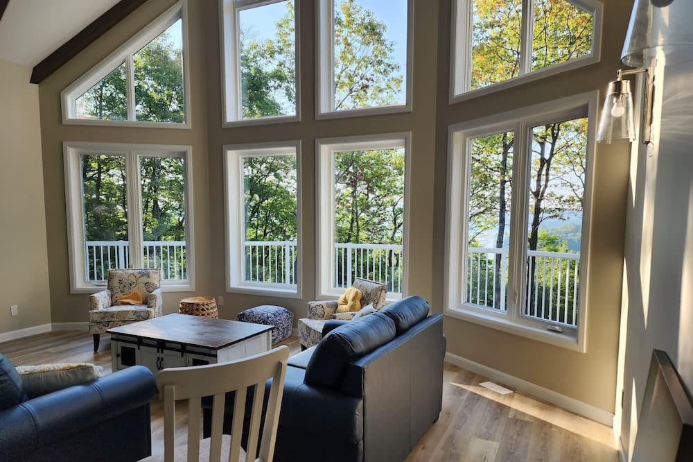 Photo of Livingroom in Armour