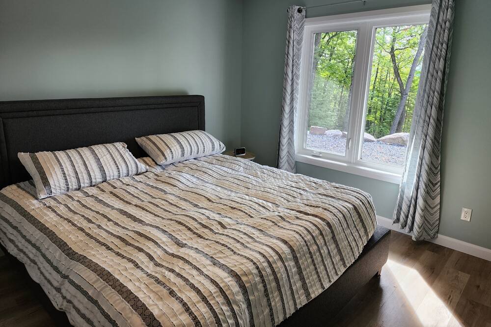 Photo of Bedroom in Armour