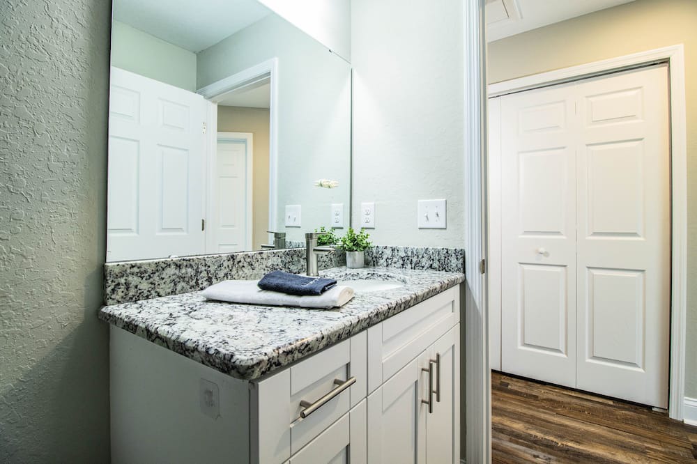 Photo of Bathroom in Bartow