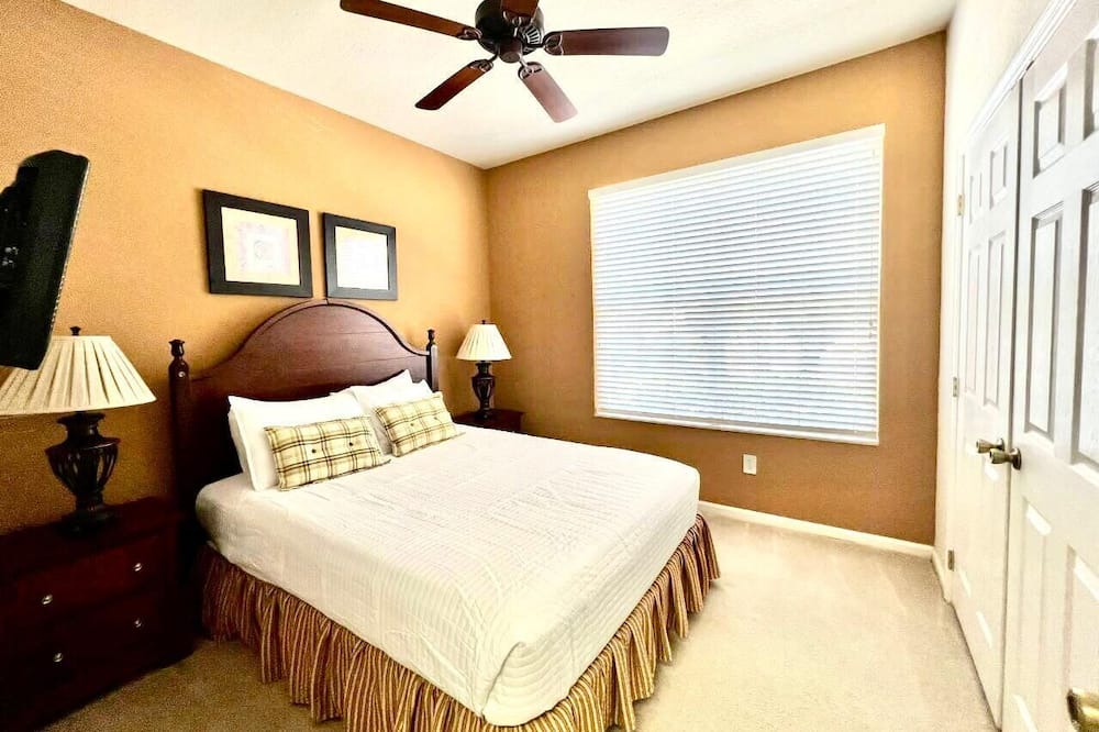 Photo of Bedroom in Trafalgar Village