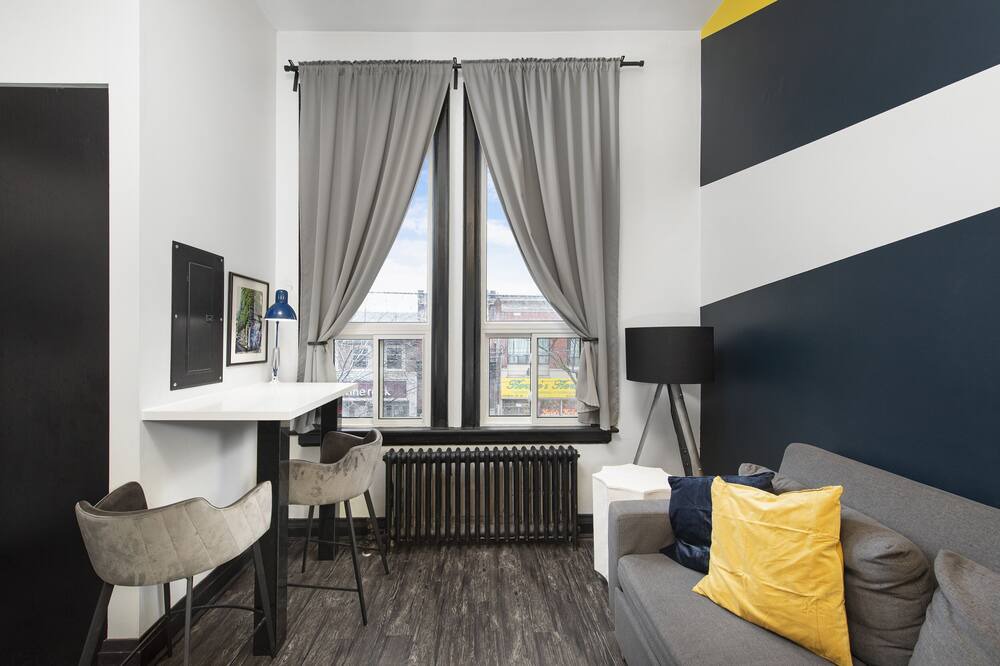 Photo of Livingroom in Fashion District