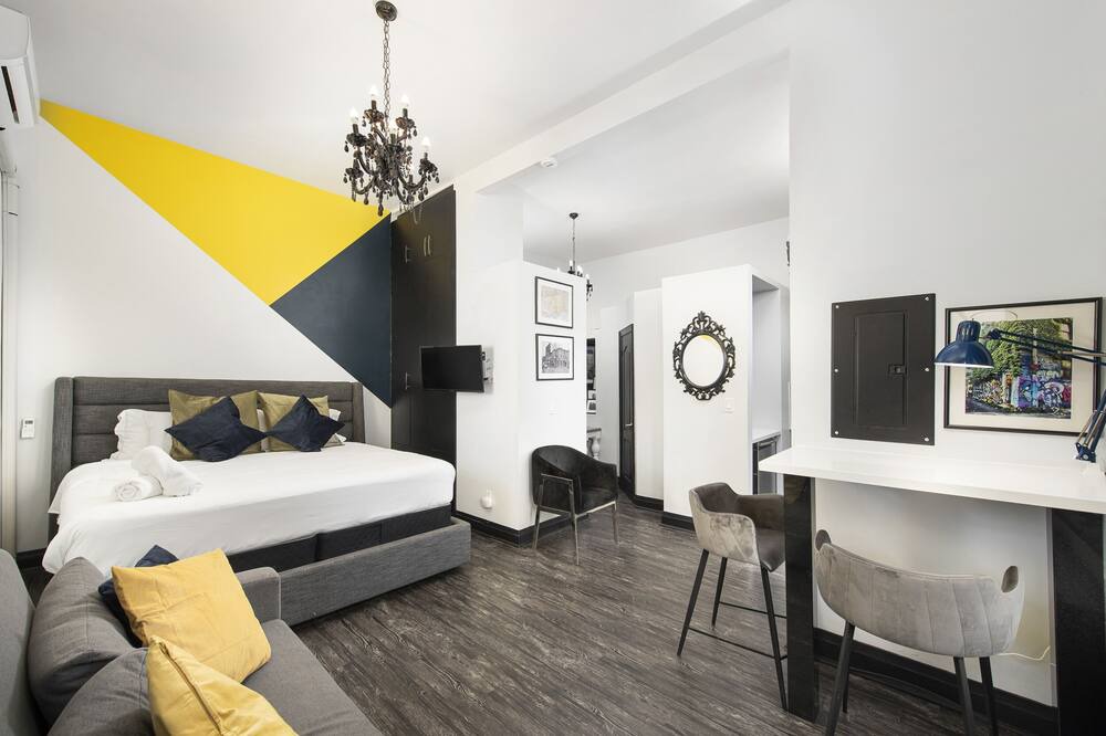 Photo of Bedroom in Fashion District