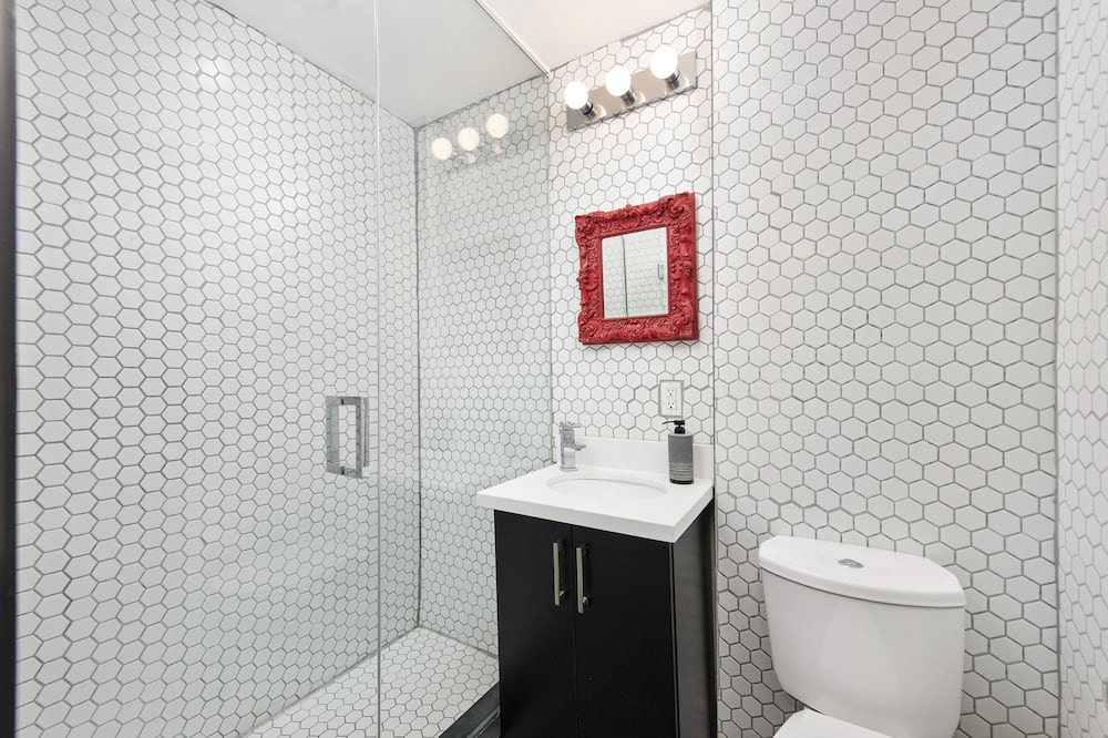 Photo of Bathroom in Fashion District
