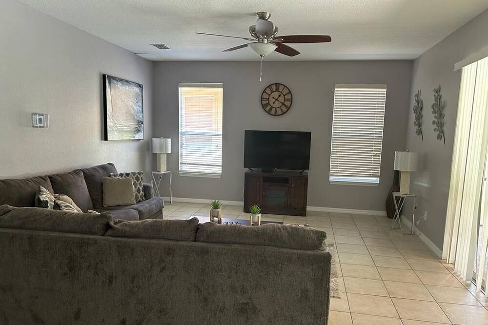Photo of Livingroom in Watersong