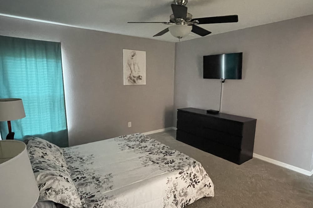 Photo of Bedroom in Watersong