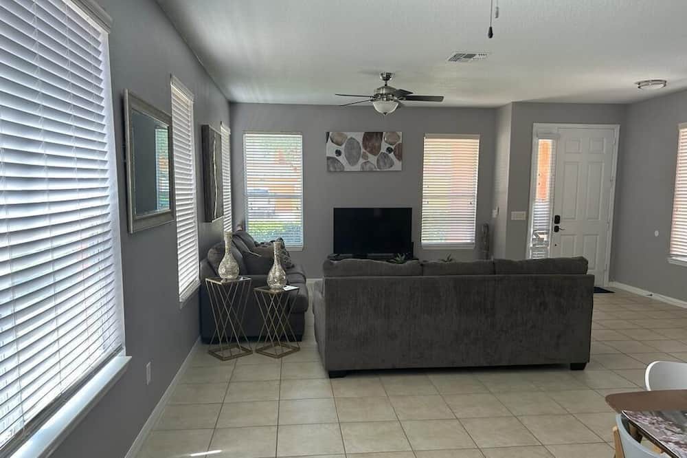 Photo of Livingroom in Watersong