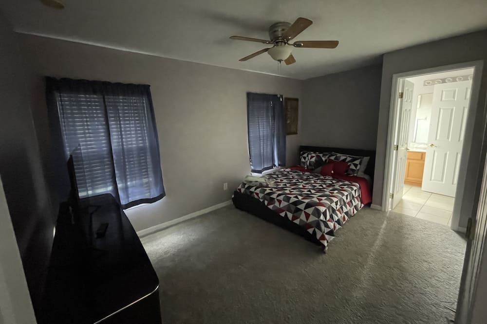 Photo of Bedroom in Watersong