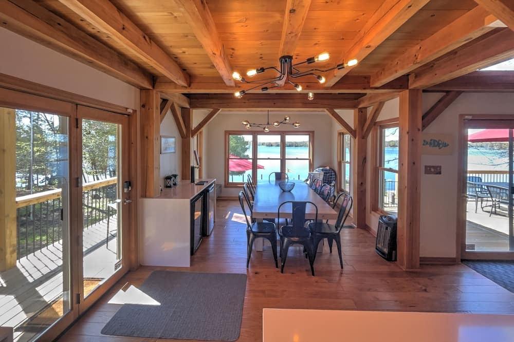 Photo of Livingroom in Tay Valley