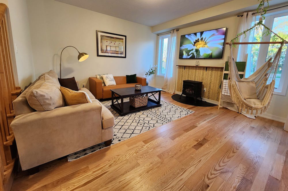 Photo of Livingroom in Cambridge