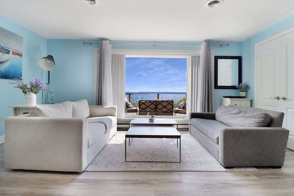 Photo of Livingroom in Prince Edward