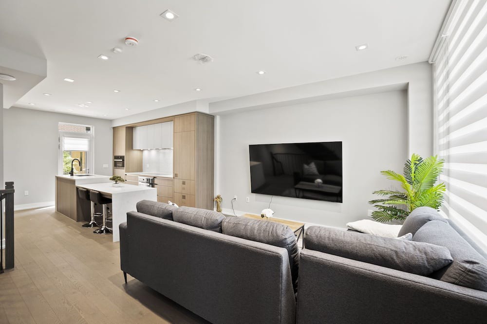 Photo of Livingroom in Church and Wellesley