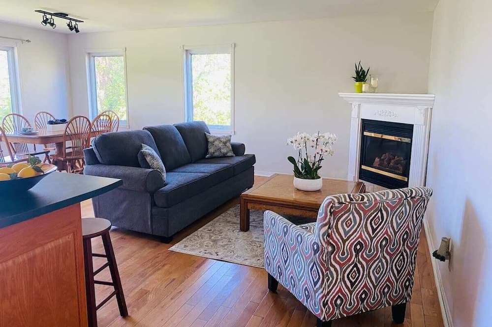Photo of Livingroom in Clearview
