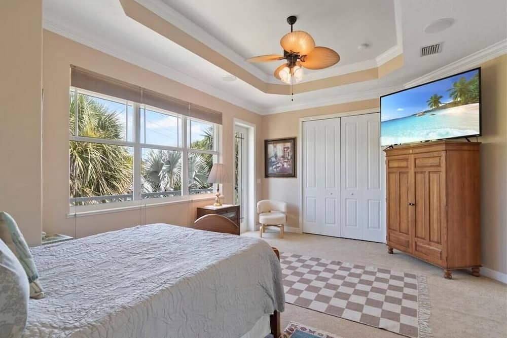 Photo of Bedroom in North Beach