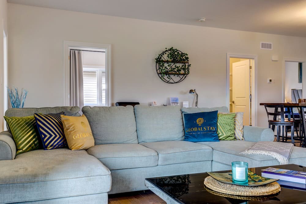 Photo of Livingroom in Port Elgin