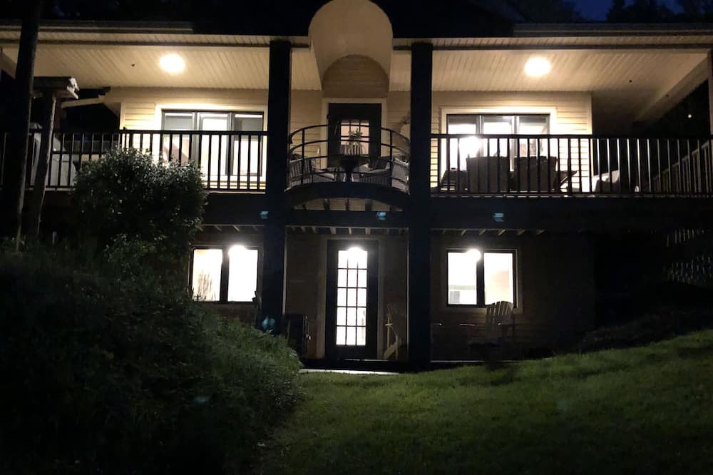 Photo of Outdoor in Grey Highlands