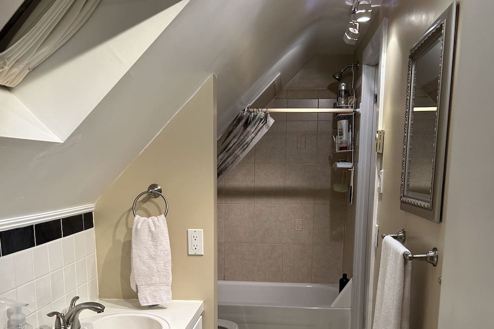 Photo of Bathroom in Grey Highlands