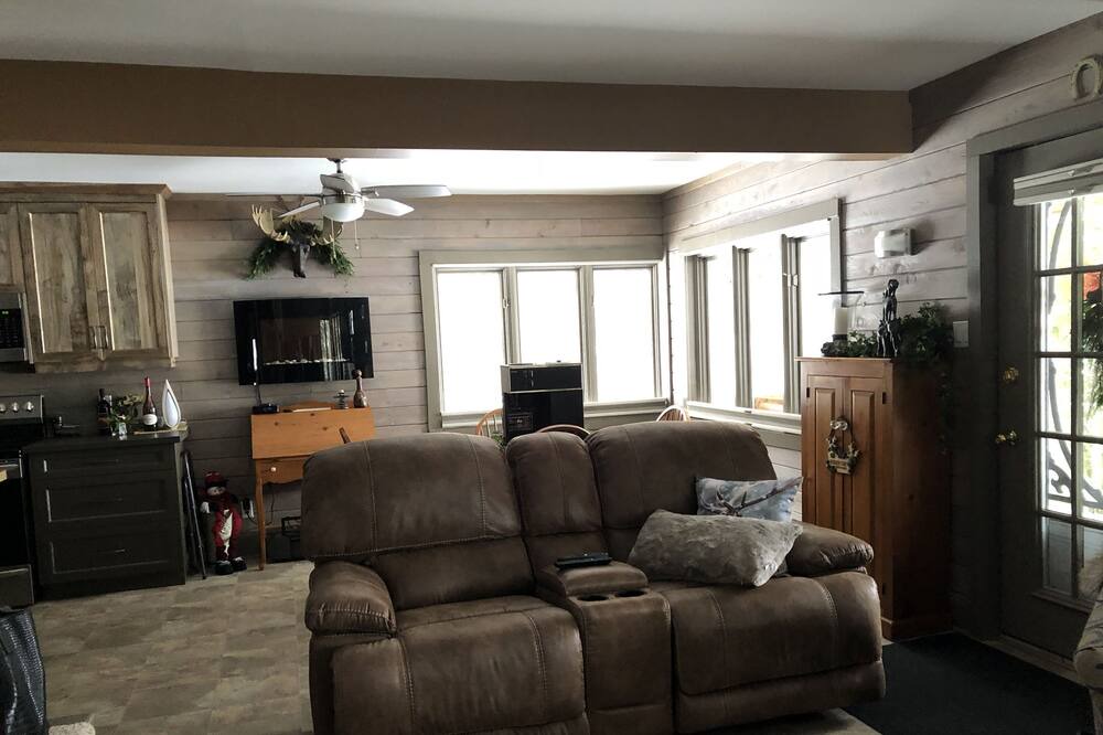 Photo of Livingroom in Grey Highlands