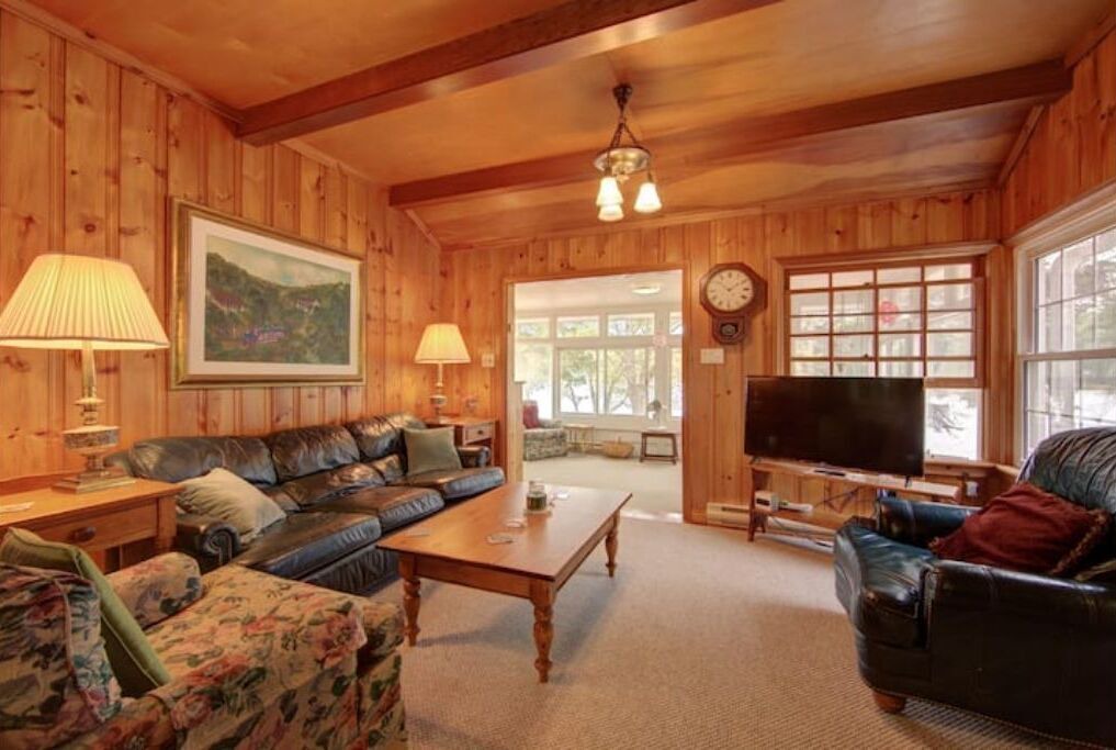 Photo of Livingroom in Coboconk