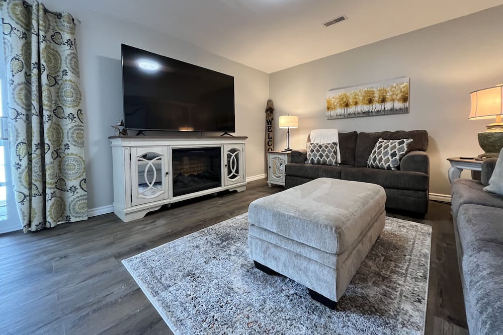 Photo of Livingroom in Markstay