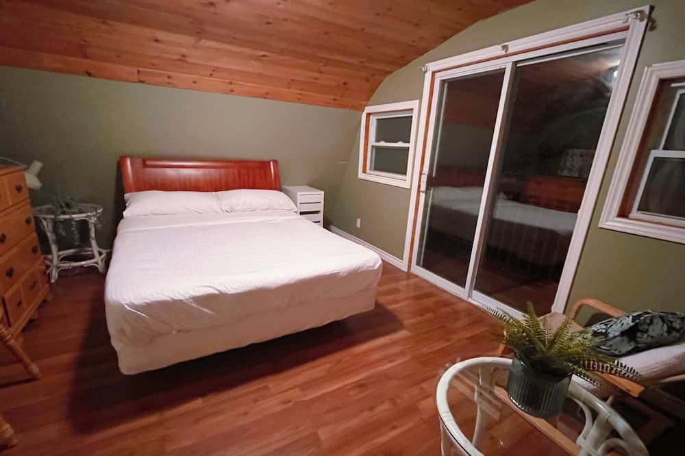 Photo of Bedroom in Pefferlaw