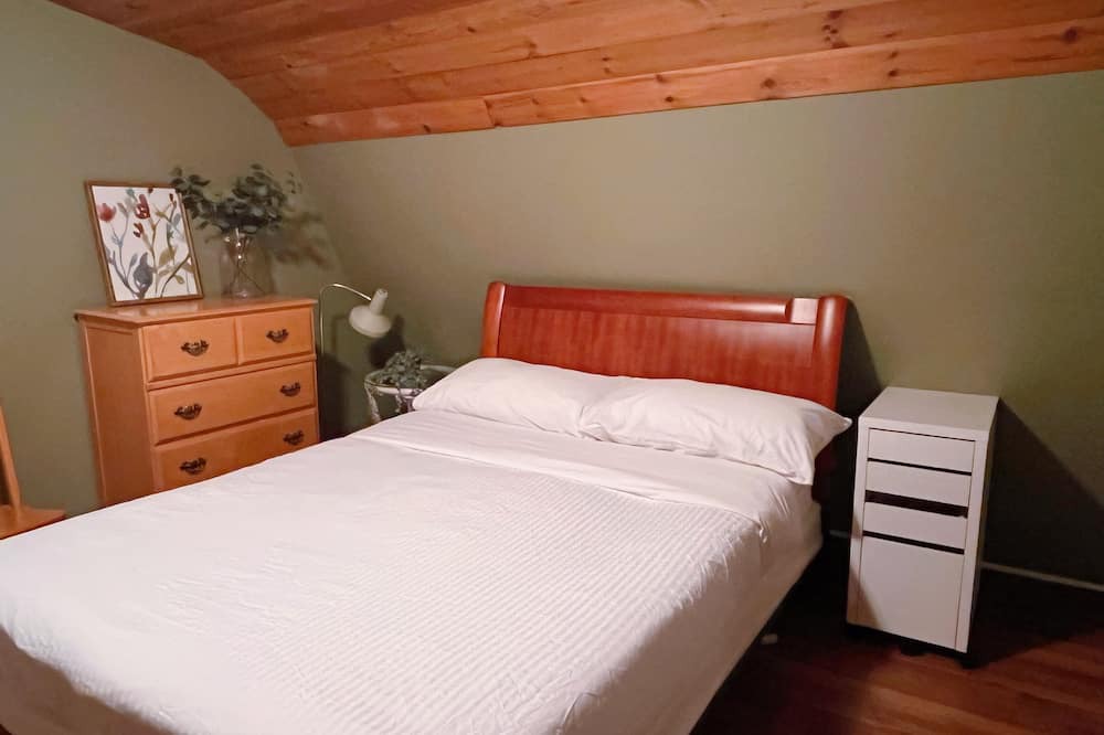 Photo of Bedroom in Pefferlaw