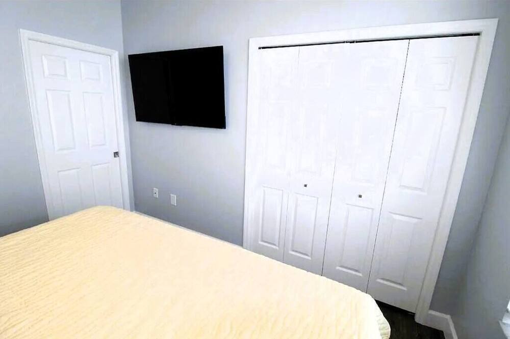 Photo of Bathroom in Sunset Lakes