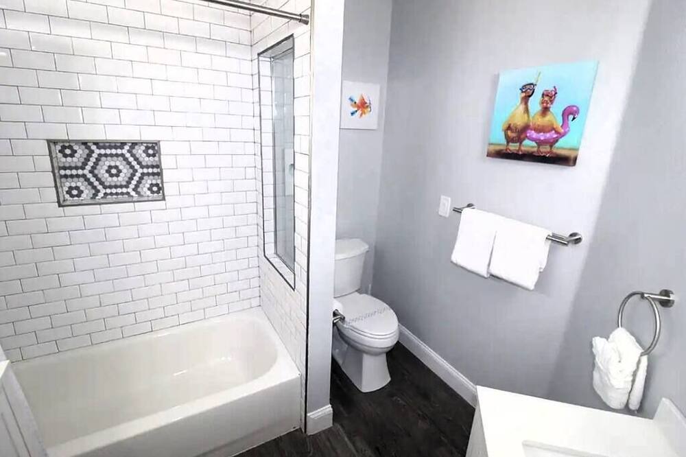 Photo of Bathroom in Sunset Lakes
