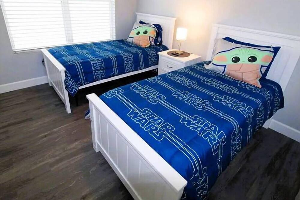 Photo of Bedroom in Sunset Lakes