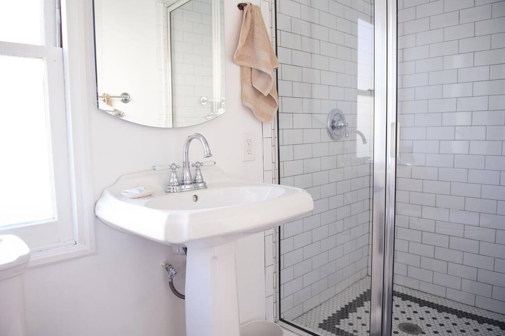 Photo of Bathroom in College Park