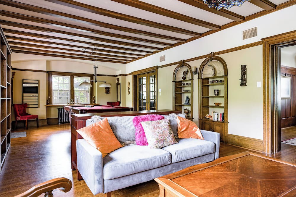 Photo of Livingroom in Owen Sound