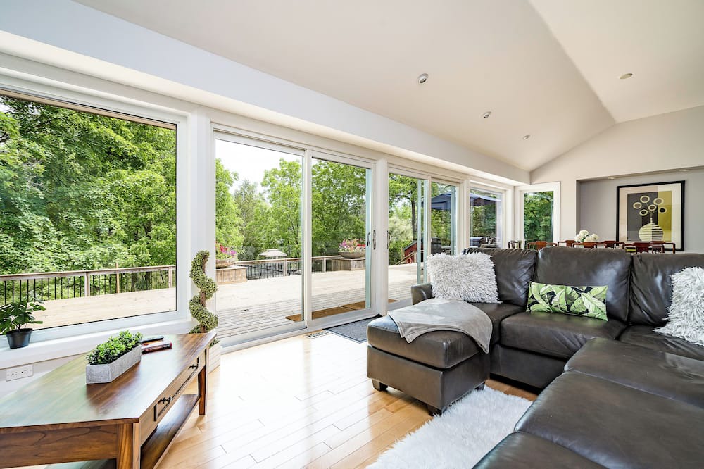 Photo of Livingroom in Owen Sound