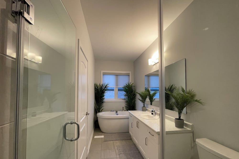 Photo of Bathroom in Markham