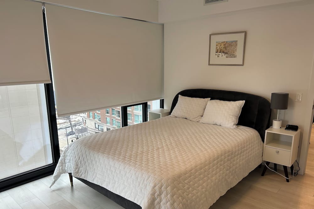 Photo of Bedroom in Bloor-Yorkville