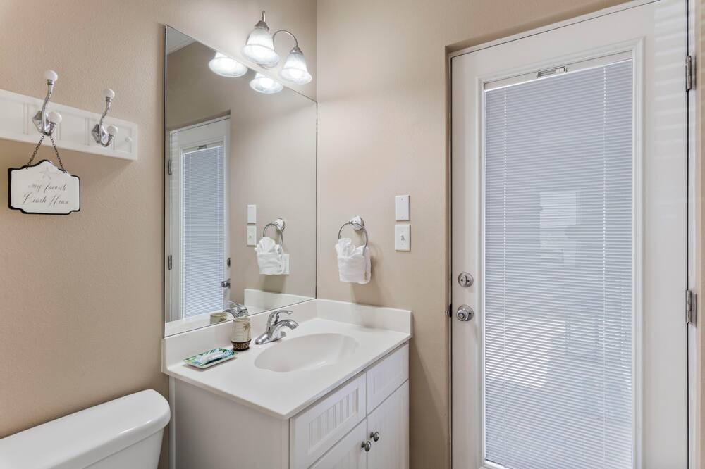 Photo of Bathroom in Emerald Waters Village