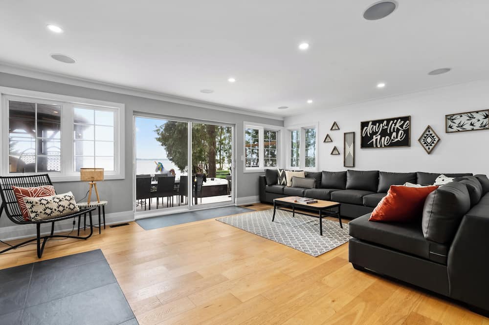 Photo of Livingroom in Innisfil