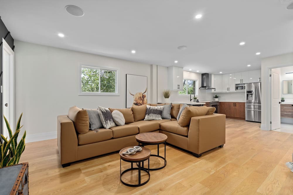 Photo of Livingroom in Innisfil