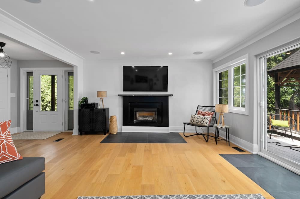Photo of Livingroom in Innisfil
