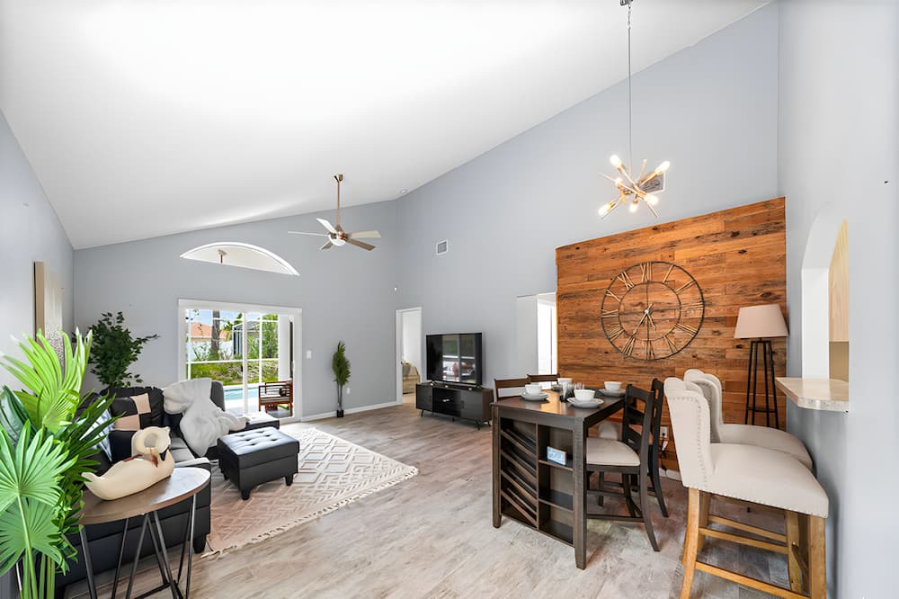 Photo of Livingroom in Bridgewater Crossing