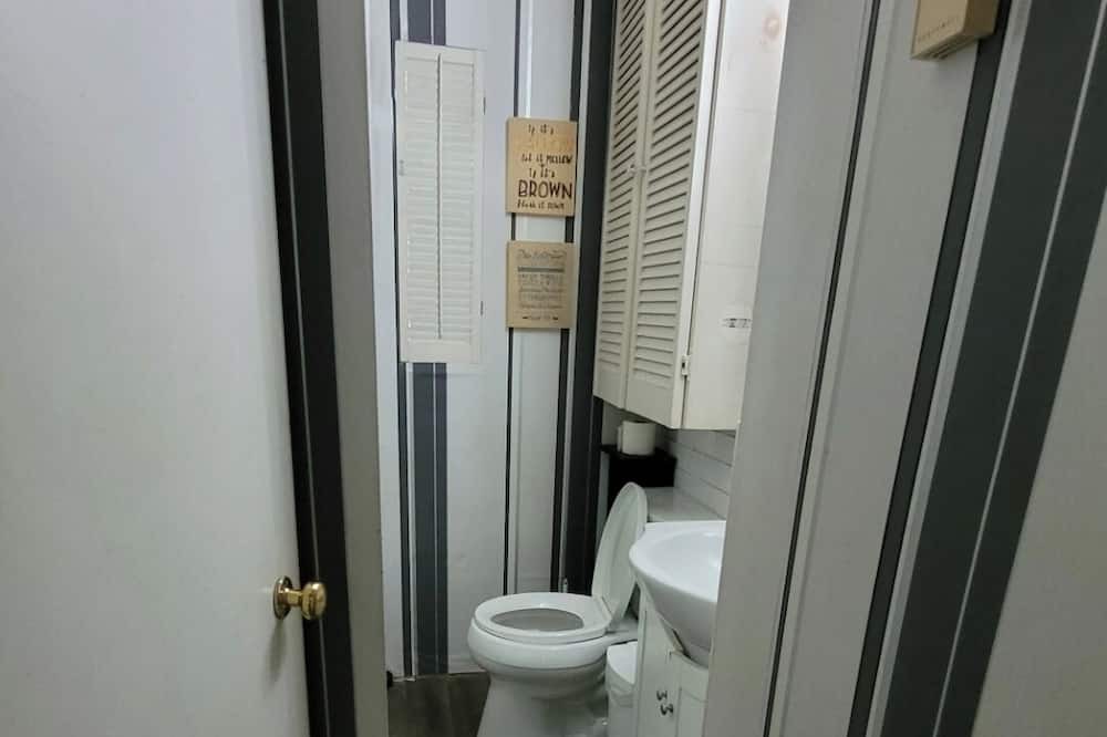 Photo of Bathroom in Victoria Road