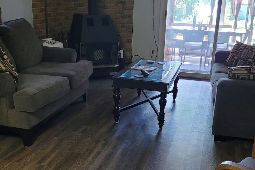 Photo of Livingroom in Victoria Road