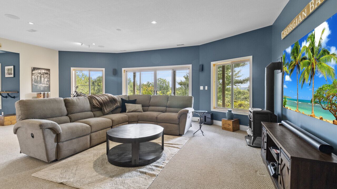 Photo of Livingroom in Pointe au Baril