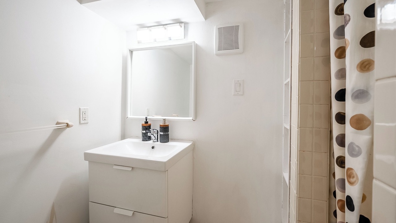 Photo of Bathroom in Mineola