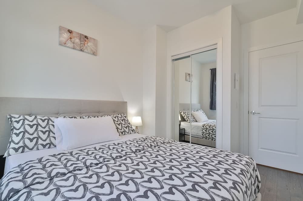 Photo of Bedroom in Lakeview