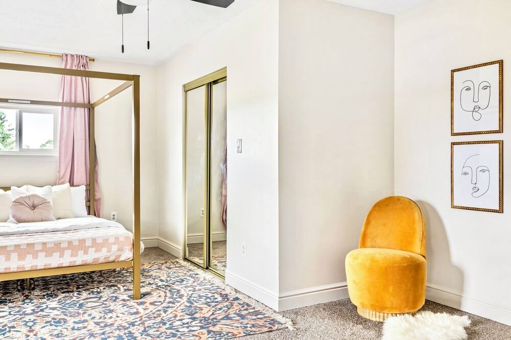 Photo of Bedroom in South Hills