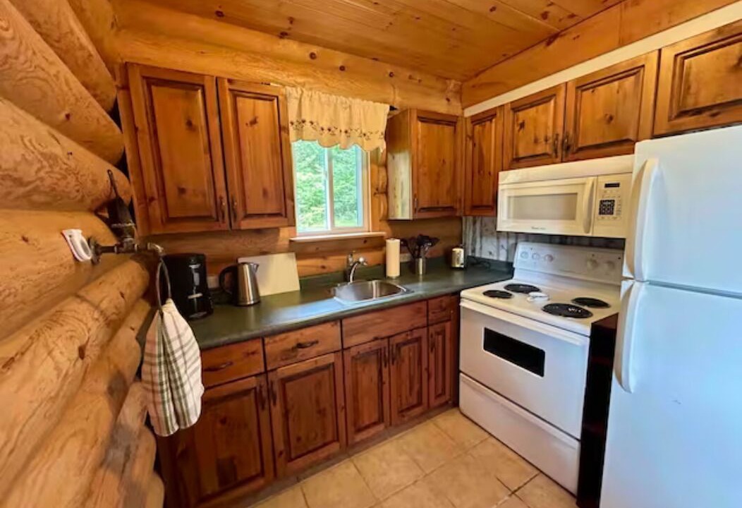 Photo of Kitchen in Unorganized Centre Parry Sound