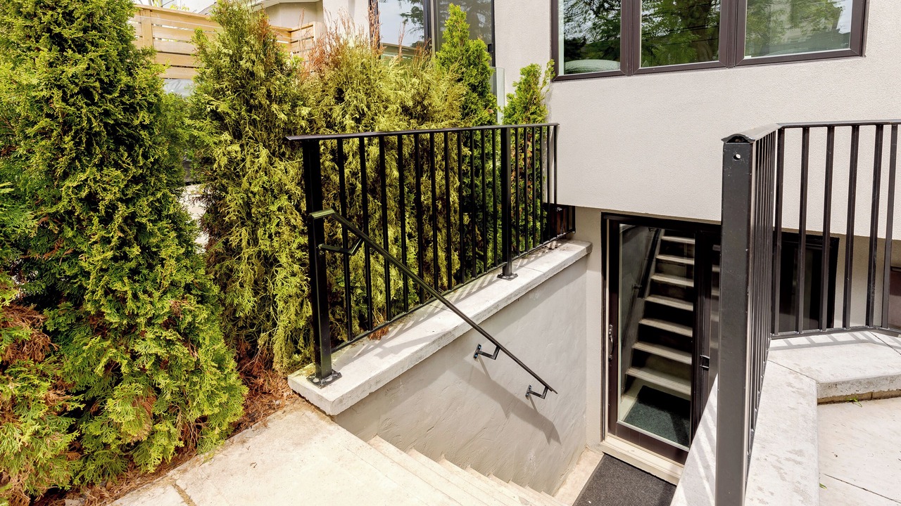 Photo of Outdoor in Davisville