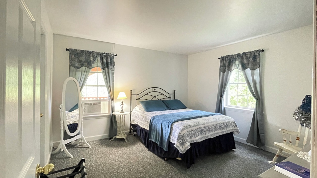 Photo of Bedroom in Loysville