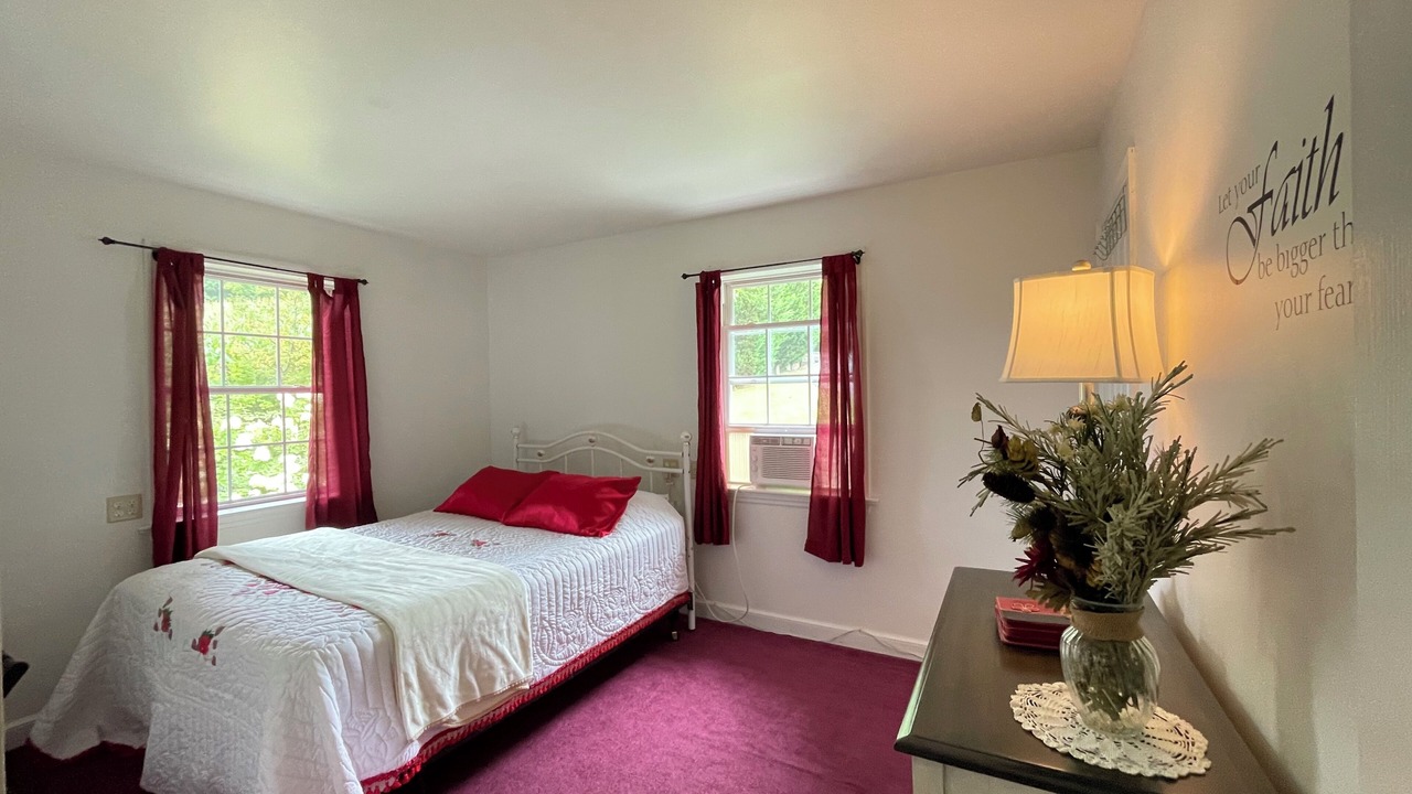 Photo of Bedroom in Loysville