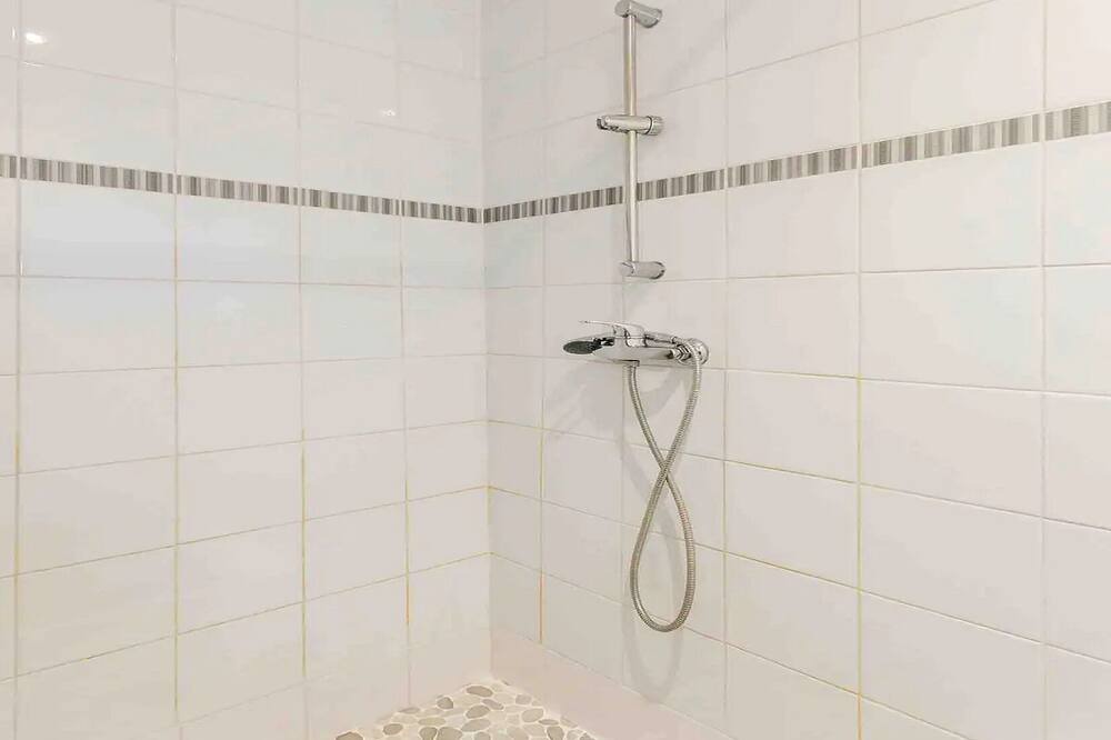 Photo of Bathroom in 5th Arrondissement